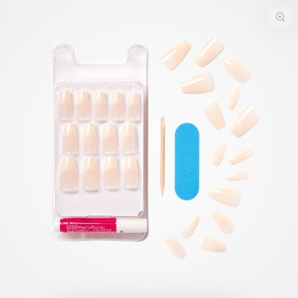 KISS Salon Acrylic French Nude Nails - Picture 4 of 5